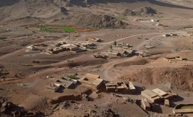 بعد عرقلة تزويده بالكهرباء .. الظلام يحاصر دوار بوعراب نواحي زاكورة