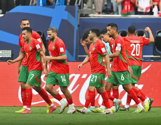 خاص..كواليس تأخر حافلة المنتخب الرديف بالملعب.. ولاعبان يُحرمان من الرسمية