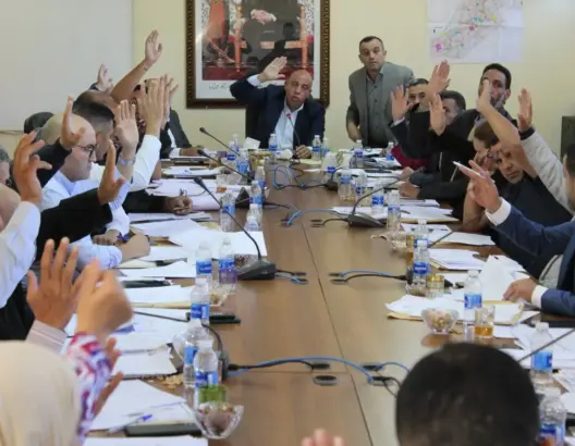 رئيس جماعة أزيلال ينفي سوء التدبير ويكشف تفاصيل المشاريع
