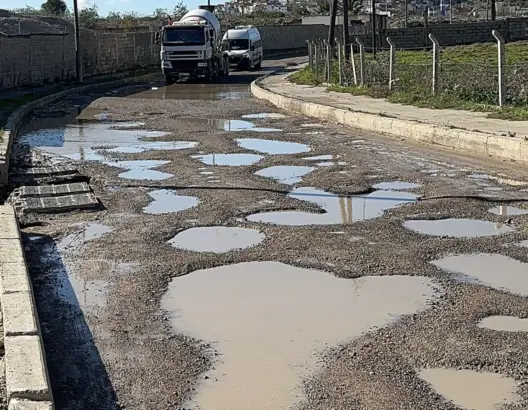 تأخر إصلاح طريق “طنجة البالية” يعمّق معاناة السكان ويكشف هشاشة البنية التحتية (صور وفيديو)