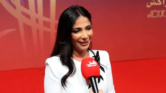منى زكي: تجسيد أم كلثوم مسؤولية صعبة.. ومقارنتي مع صابرين ظالمة