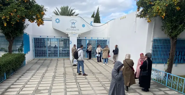رسوم بـ30 ألف درهم تشعل الخلاف.. طلبة دكتوراه بتطوان يحتجون بعد “حرمانهم” من إعادة التسجيل