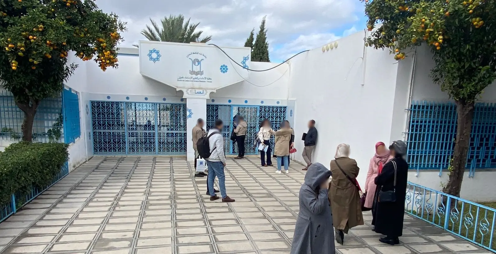 رسوم بـ30 ألف درهم تشعل الخلاف.. طلبة دكتوراه بتطوان يحتجون بعد “حرمانهم” من إعادة التسجيل