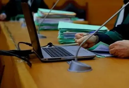 خناق قضائي يشتد على منتخبين.. حجز ممتلكات وتفكيك شبكات تبييض المال العام