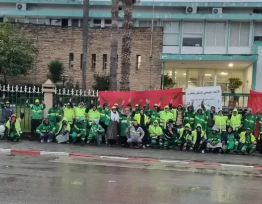 بعد أزمة نفايات خانقة.. عمال النظافة يعلقون احتجاجاتهم بوزان بعد اتفاق مع السلطات
