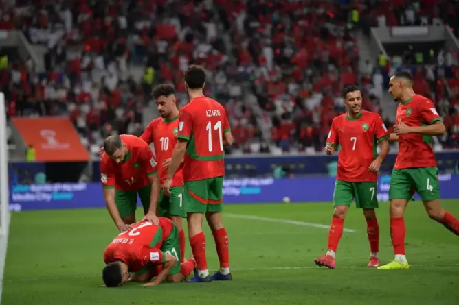 المنتخب المغربي يطيح بالإمارات بثلاثية نظيفة ويحجز مقعده بنهائي كأس العرب