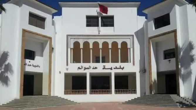 مفتشو الداخلية يباغتون جماعة حد السوالم ويدققون في ملفات رئيسها المعزول