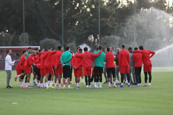 أجواء مرحة وارتياح في صفوف “الأسود”