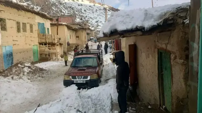 العزلة تزحف على قرى ميدلت.. ومطالب بتعميم الأنترنيت بالمناطق القروية والجبلية بالإقليم