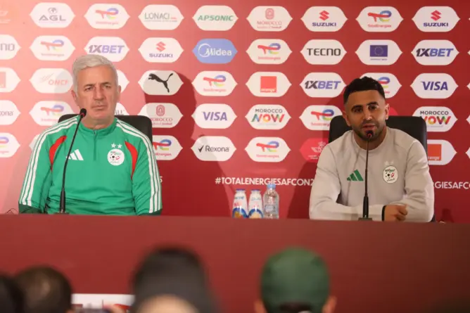 ندوة المنتخب الجزائري بالرباط