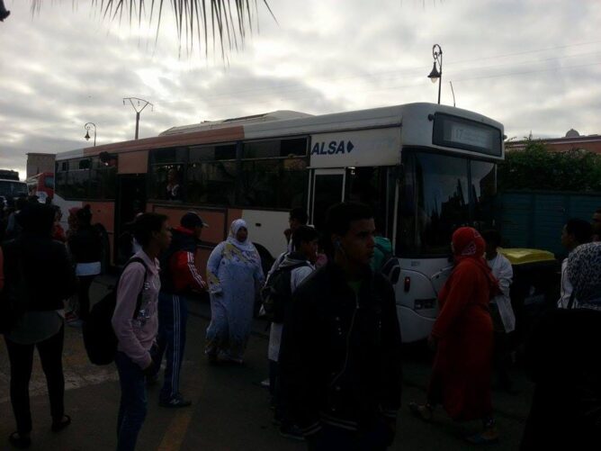 أزمة النقل بضواحي مراكش.. ساكنة "بن رحمون" تشتكي العزلة وتطالب بخطوط مباشرة