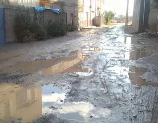 دوار “العربي بن بوزيد” بضواحي مراكش .. شتاء بنكهة المعاناة في أزقة تغرقها الأوحال