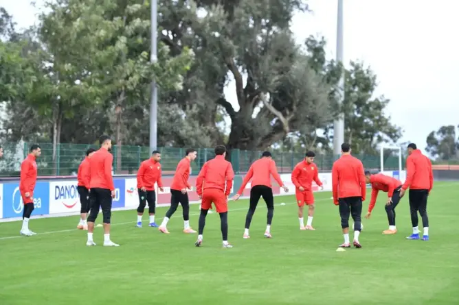 لاعبو المنتخب يعبرون عن ثقتهم في الركراكي وينشدون مساندة الجمهور للظفر بـ”الكان”