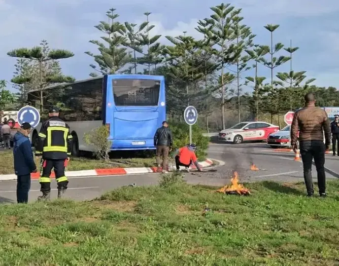 عطب في “فرامل” حافلة للنقل الحضري يودي بحياة شخصين ويخلف جرحى بالصويرة