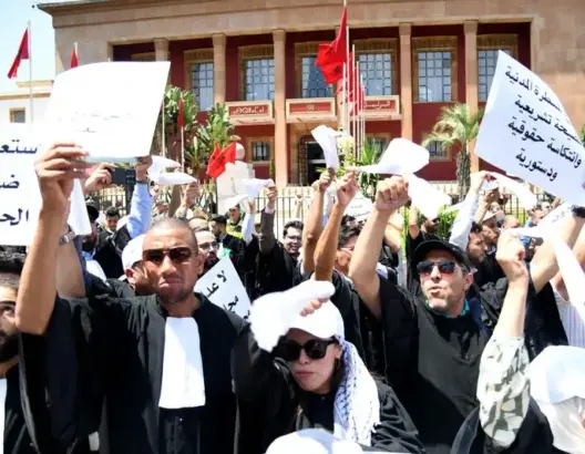 محامون يستنجدون بمجلس حقوق الانسان ووسيط المملكة لوقف “انزلاق تشريعي” يهدد مهنة الدفاع
