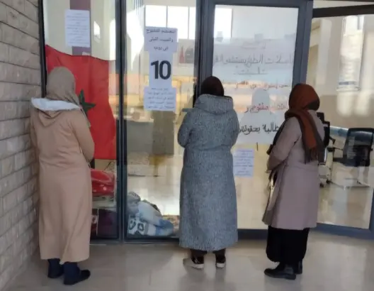 عاملات الطبخ بتالسينت يعلقن اعتصامهن بعد تدخل السلطات