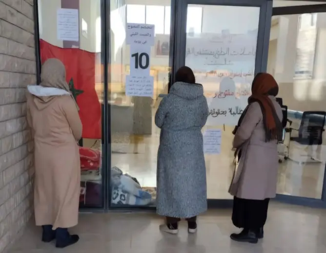 عاملات الطبخ بتالسينت يعلقن اعتصامهن بعد تدخل السلطات