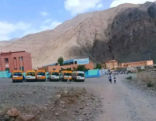 تعليق الدراسة بعدد من المؤسسات التعليمية بإقليم ورزازات بسبب الأحوال الجوية