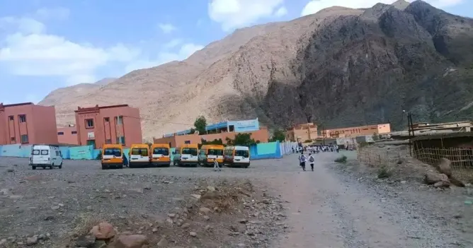 تعليق الدراسة بعدد من المؤسسات التعليمية بإقليم ورزازات بسبب الأحوال الجوية