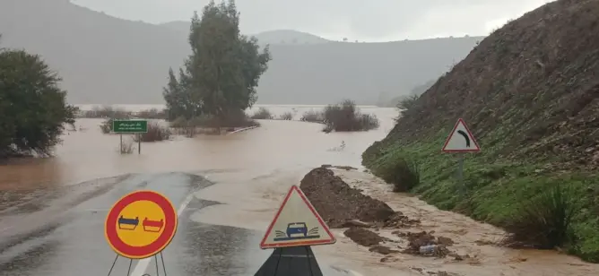 سيول “وادي كريفلة” تقطع الطريق بين الرباط والرماني وتعيد شبح العزلة إلى منطقة زعير