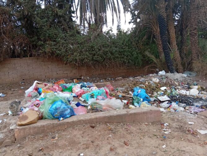 مراكش.. "مطرح عشوائي" يحاصر مدرسة بجماعة الويدان والساكنة تستغيث