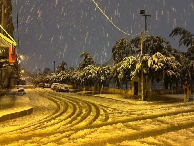 أمطار رعدية وثلوج ورياح وعواصف رملية متوقعة غدا بعدد من مناطق المغرب