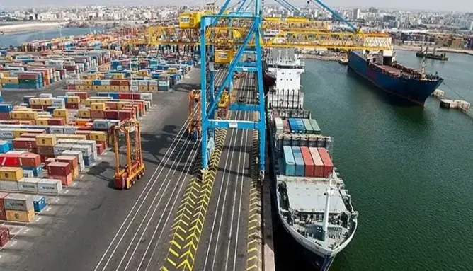 مليونا درهم لانتشال قطع بحرية غارقة داخل حوض ميناء أكادير