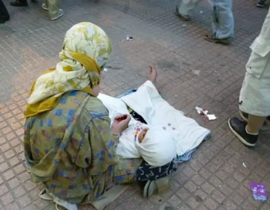"حيلة الحليب".. رضيع يوقع بشبكة نسائية للسرقة في قبضة أمن مراكش