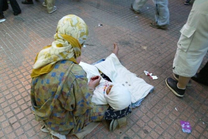 "حيلة الحليب".. رضيع يوقع بشبكة نسائية للسرقة في قبضة أمن مراكش