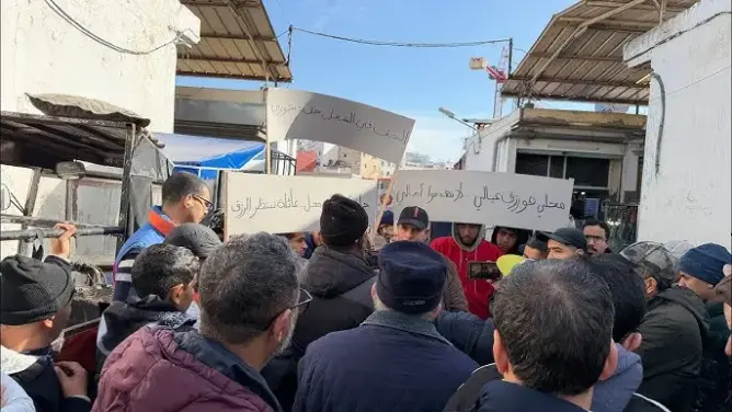 إغلاق مفاجئ لسوق البحيرة بالبيضاء يربك التجار ويشعل الغضب