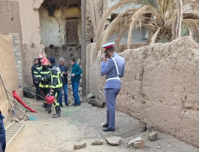 فاعل حقوقي يحذر من خطر البنايات الآيلة للسقوط بعد وفاة ستيني في انهيار منزل طيني بتازارين