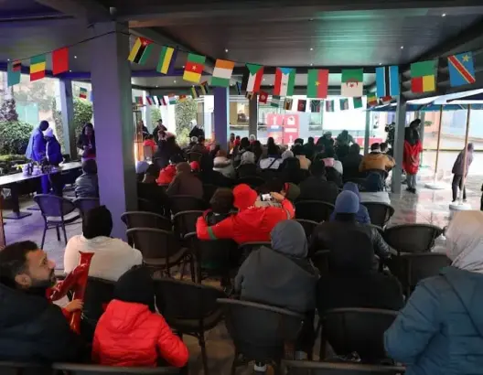 نهائي الكان بين المغرب والسنغال تحت رحمة الجشع.. مقاه تحول الفرح الوطني إلى “تجارة مربحة”