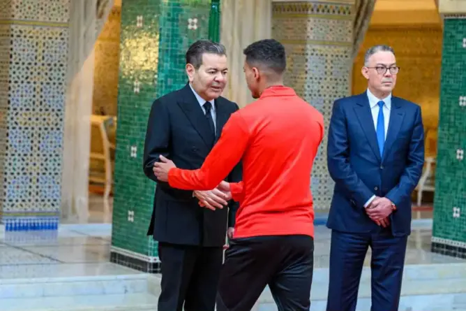 بتعليمات ملكية.. الأمير مولاي رشيد يستقبل “أسود الأطلس” بعد مسارهم المتميز في “كان المغرب”