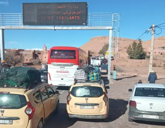 ثلوج “تيزي نتيشكا” تعمق عزلة الجنوب الشرقي وتجدد المطالب بنفق “الخلاص”