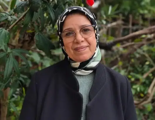 كنزة لعليليس