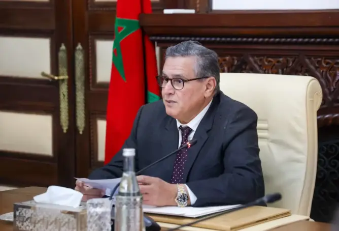 بعد سنوات من الجدل.. رئيس الحكومة يعلن العودة إلى توقيت غرينيتش ابتداء من نهاية الصيف