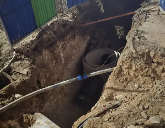 عطب تقني خلال أشغال حفر يحرم إقامة سكنية بشارع علال الفاسي بمراكش من الماء ليوم كامل