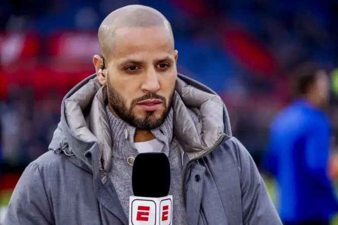 الأحمدي يدافع عن الركراكي: الاندفاع الهجومي أمام عمالقة إفريقيا انتحار.. والمغرب كان يستحق “الكان”