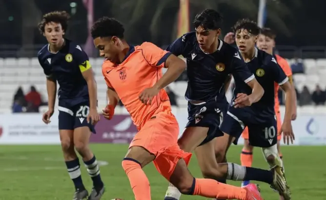 فريق أكاديمية محمد السادس ينهزم أمام برشلونة في نصف نهائي كأس الدوحة