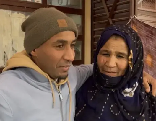 بعد ذهبية مارطون مراكش.. العداء الباعلي يلتقي بوالديه بعد 9 أعوام من الفراق (فيديو)