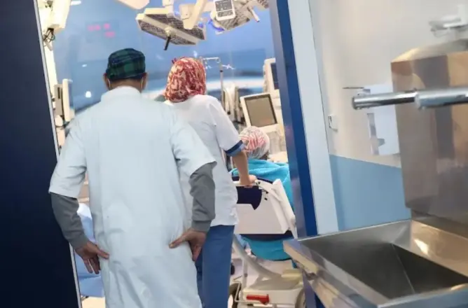 القطاع الخاص يلتهم 79% من تعويضات “AMO تضامن”.. وثغرات قانونية تقصي مليونا ونصف مغربي من التغطية