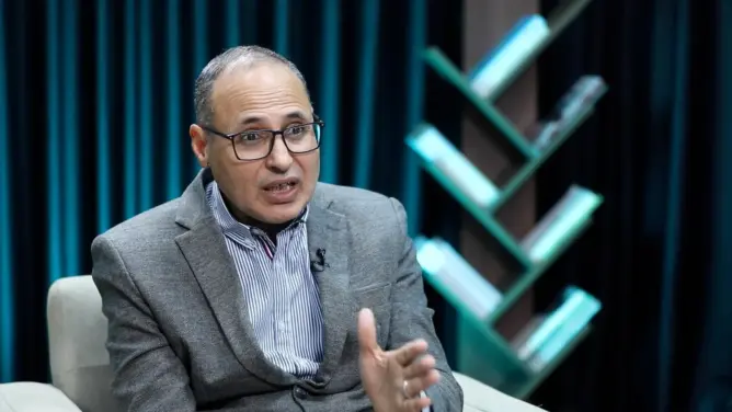 بوز يفتح دفاتر “لوجورنال”: كواليس جريدة إدريس البصري وقصة “صفقة فندق حسان”