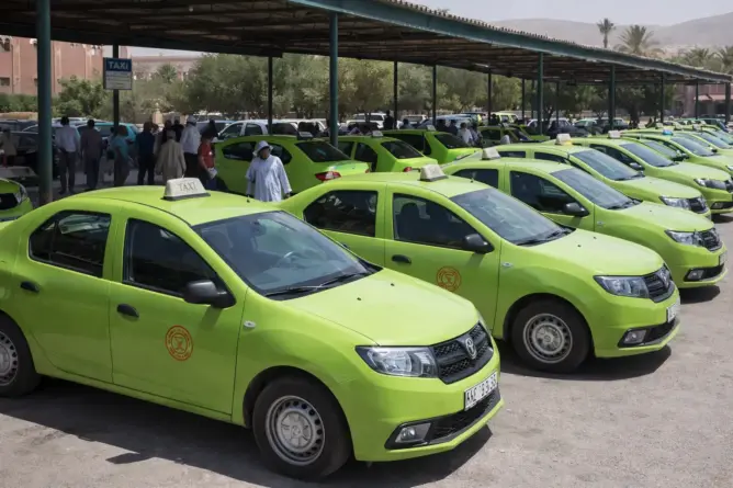 طاطا.. مهنيو سيارات الأجرة الصنف الثاني يحتجون على “فوضى” القطاع