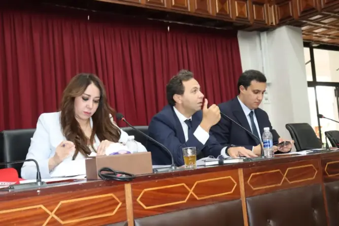 “سلايتية” مجلس البيضاء يعطلون المليارات.. غياب 182 منتخبا يفرمل استثمارات الماء والكهرباء بالجهة