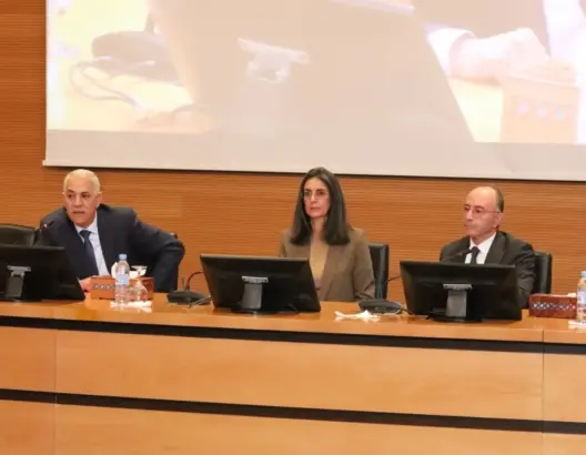 بنسودة يسلم رسميا مفاتيح الخزينة العامة لمدير إدارة الجمارك بحضور وزيرة المالية