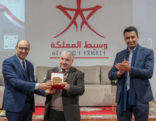 تنسيقية للدكاترة تبارك تكريم المفتش العام للتعليم وتتطلع لتسوية ملفها