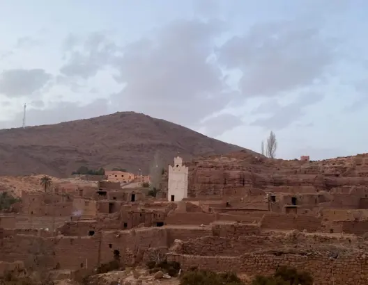 قصر إيش في إقليم فكيك