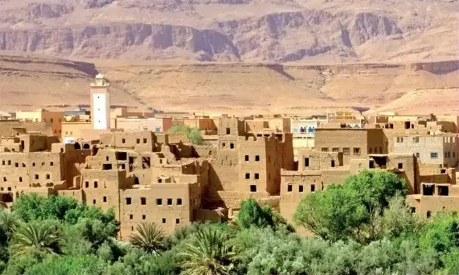 “الأحرار” يدعو المنصوري لتبسيط مساطر رخص البناء بقرى درعة تافيلالت