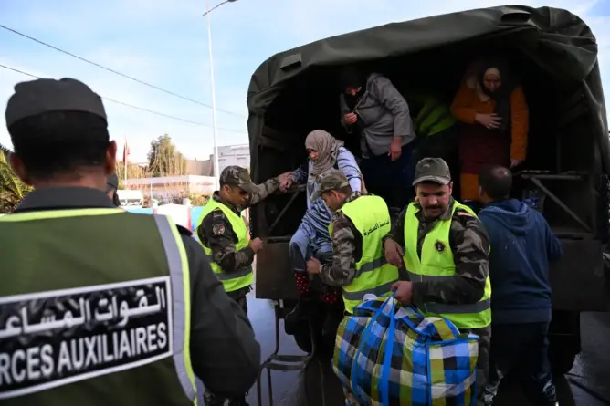 الداخلية تعلن الشروع في العودة التدريجية لسكان المناطق المتضررة من الفيضانات