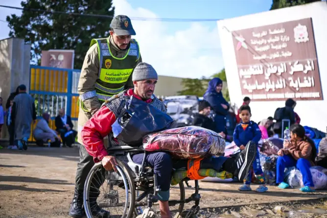 الداخلية تعلن السماح بعودة سكان القصر الكبير إلى منازلهم باستثناء 3 مناطق